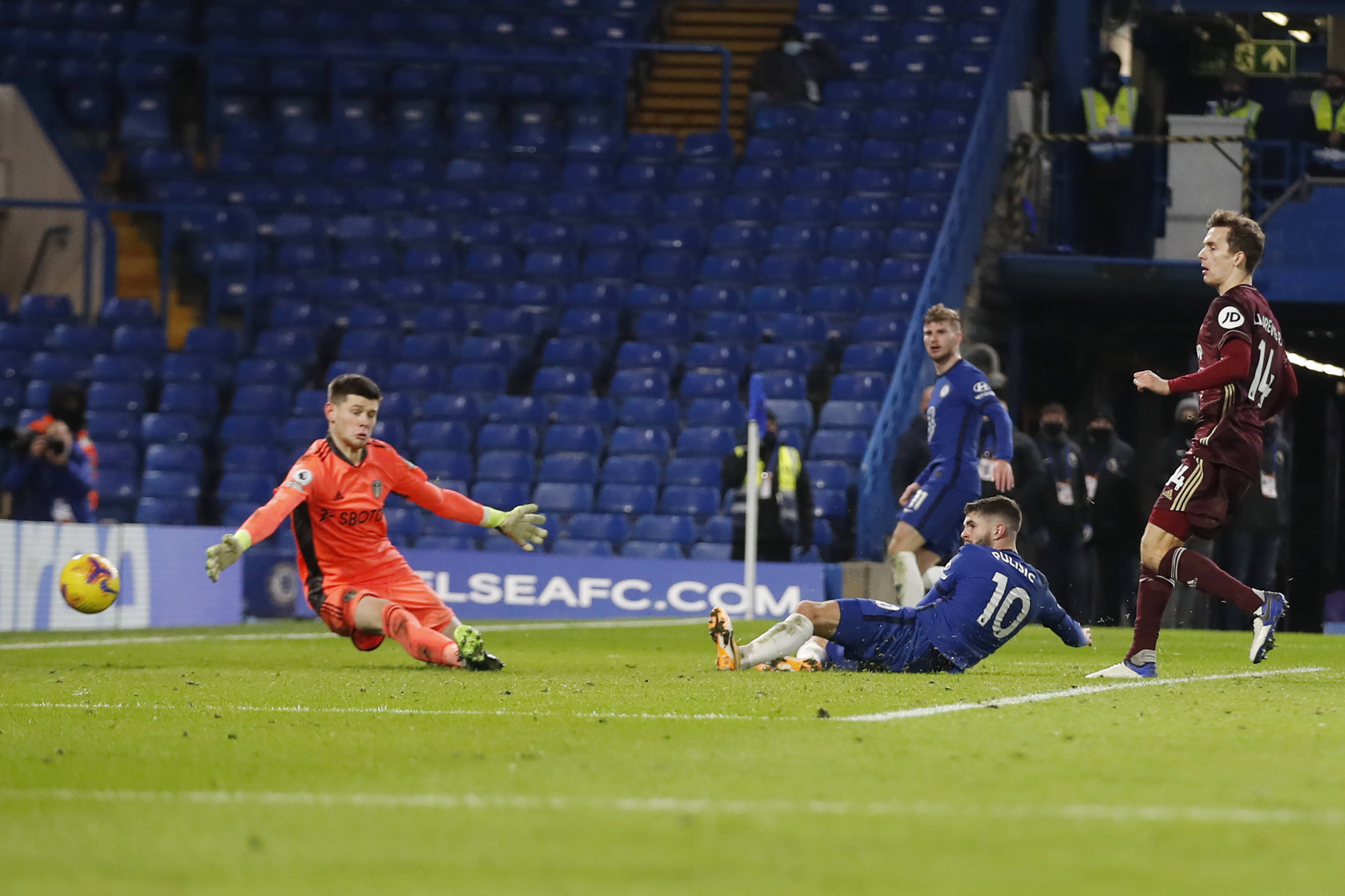 担负起了领 担负起了领