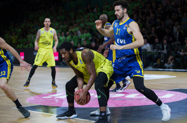 球运动员对 球运动员对