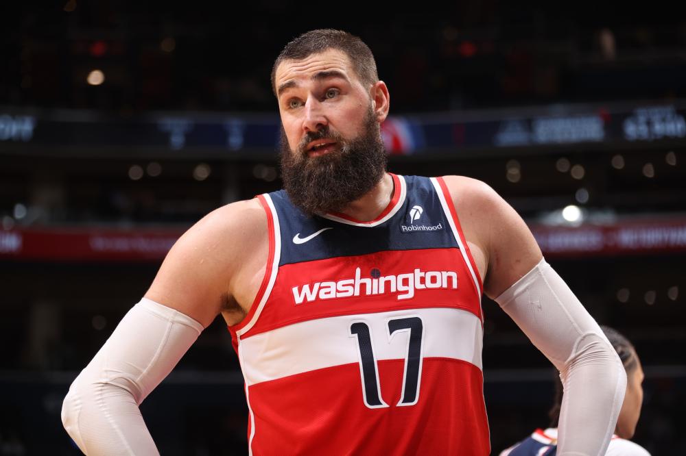 更是一名出 更是一名出